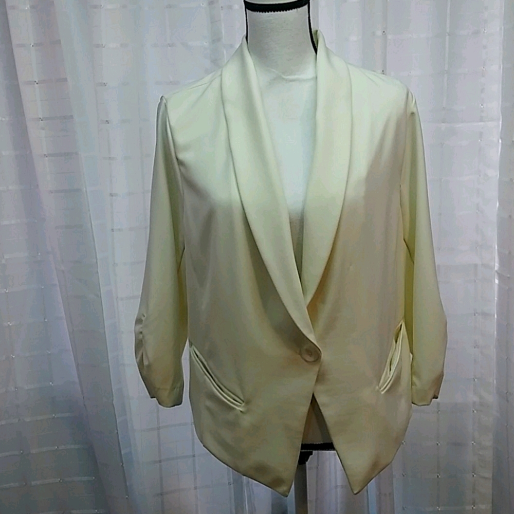 Torrid tuxedo style cream jacket
